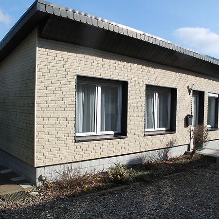 Spacious Bungalow Near Sea In Grundshagen Экстерьер фото
