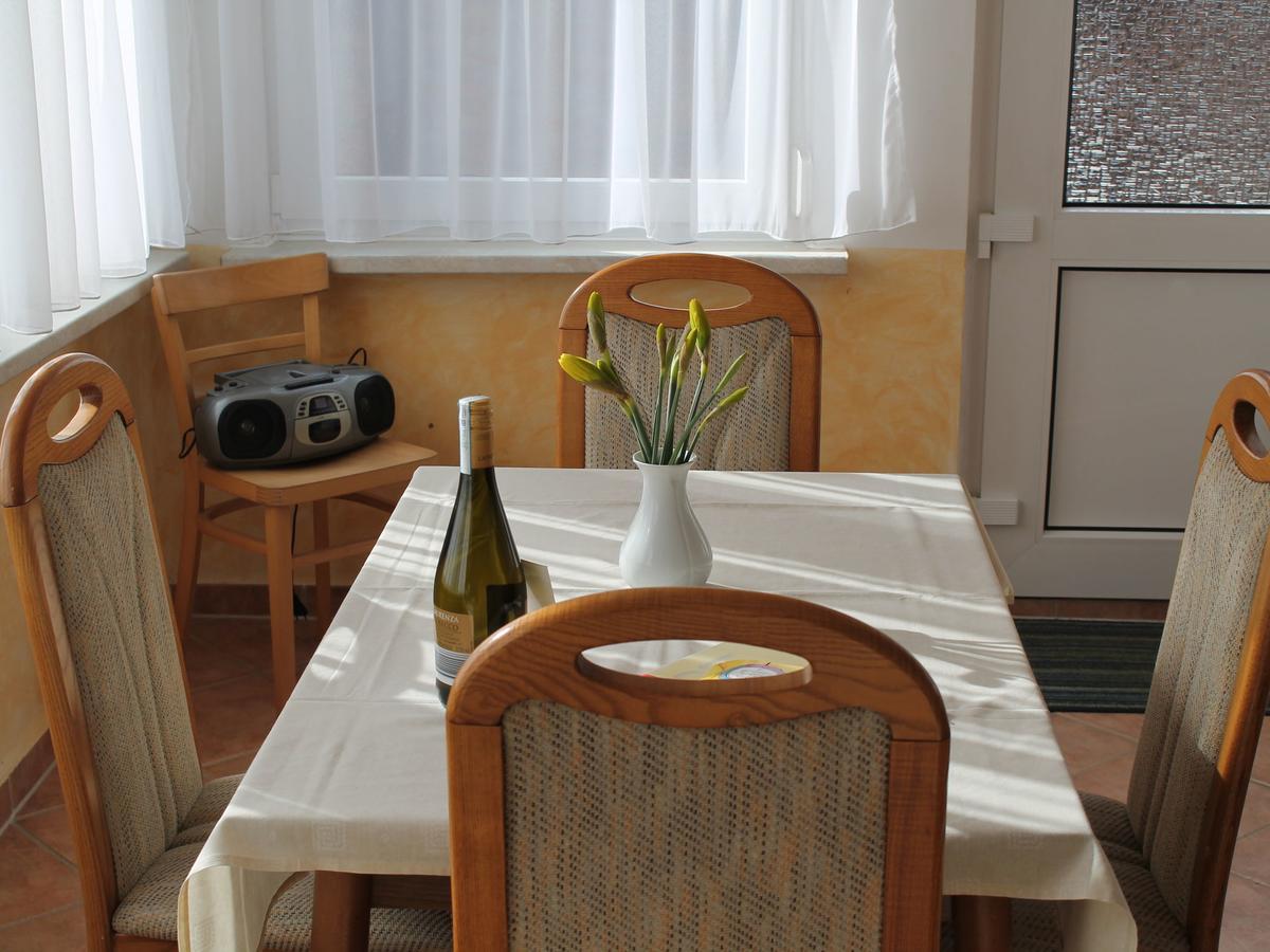 Spacious Bungalow Near Sea In Grundshagen Экстерьер фото